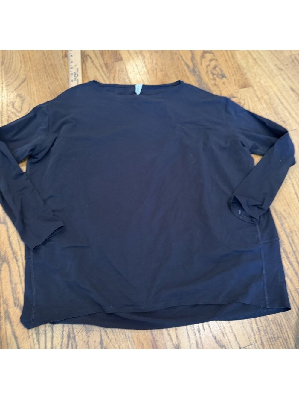 LULULEMON WOMENS BLACK LONG SLEEVE SHIRT SIZE 10